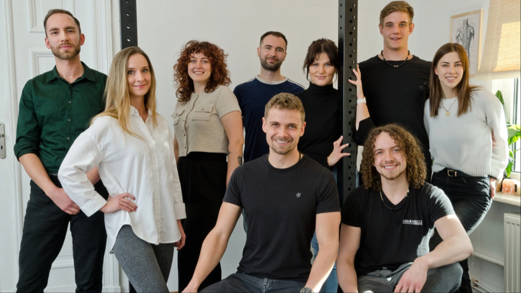 Zdjęcie na okładce dla Fizjoterapeuta Poznań | Czarnecki Studio Jeżyce | Rehabilitacja, Trening personalny, Masaż